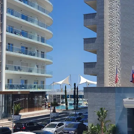 Apartament Zona Opera Ap 5 شقة